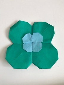 四葉のクローバー 折り紙の折り方 簡単な平面や難しい立体の作り方を解説 暮らし の
